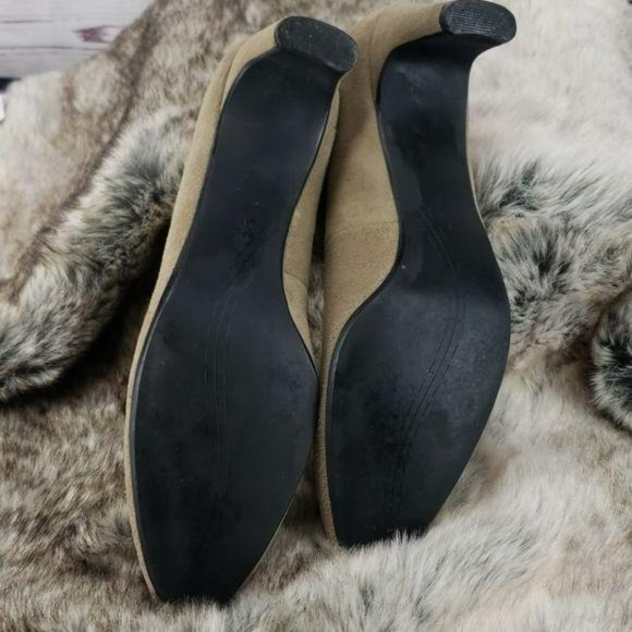 VanEli Beige Tan 7.5 Small Heel Pumps - Picture 6 of 8